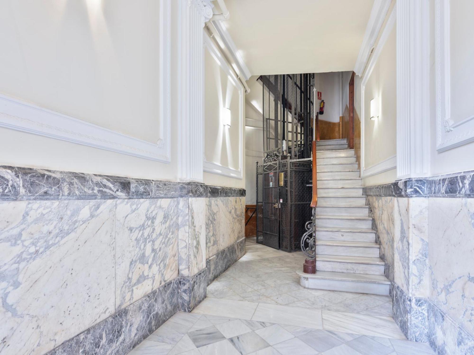 Alcam Entenza Apartament